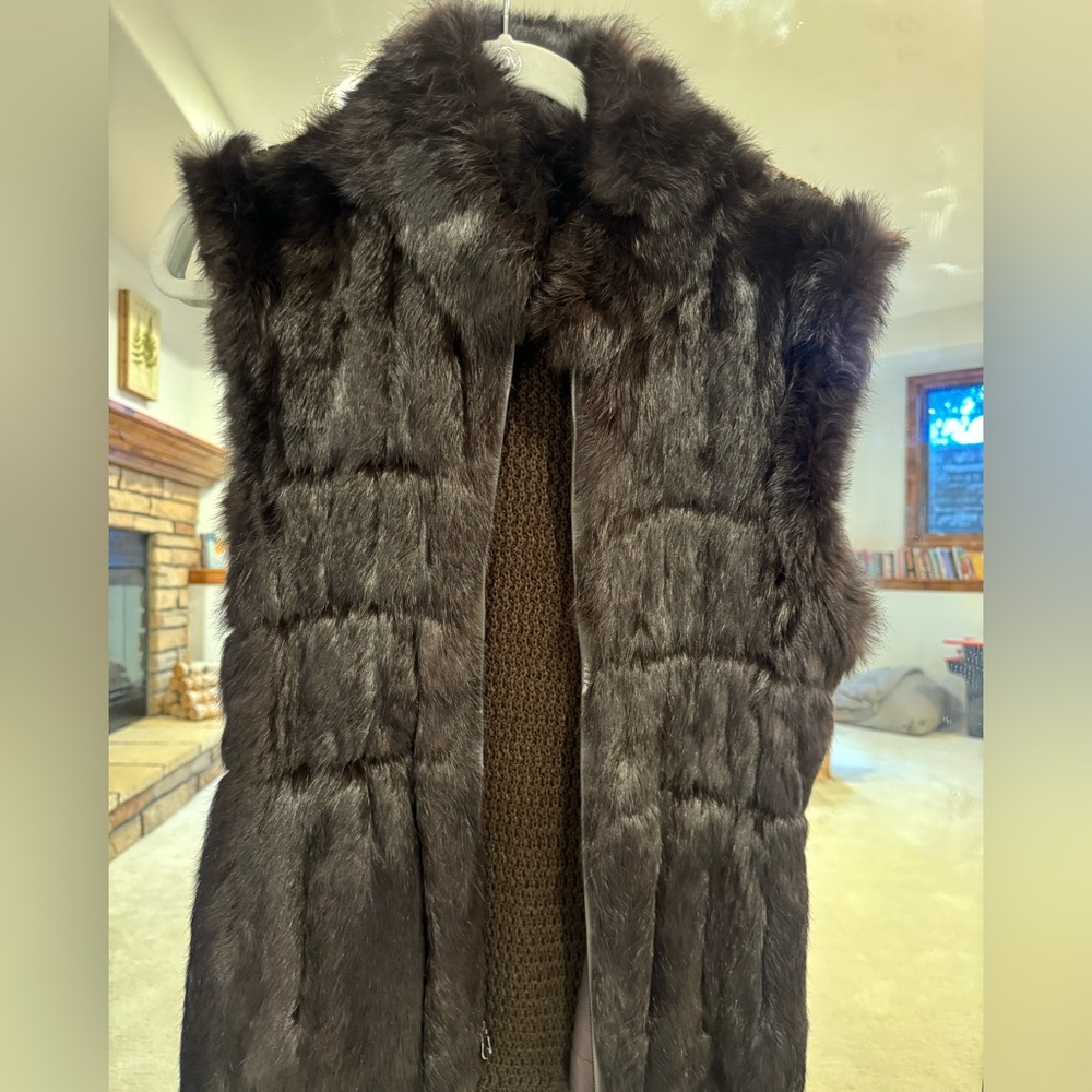 Lynda Richard’s 100% Rabbit Fur vest size medium. Color brown. Beautiful!